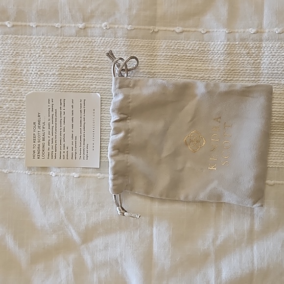 Kendra Scott Long Necklace - Picture 3 of 5